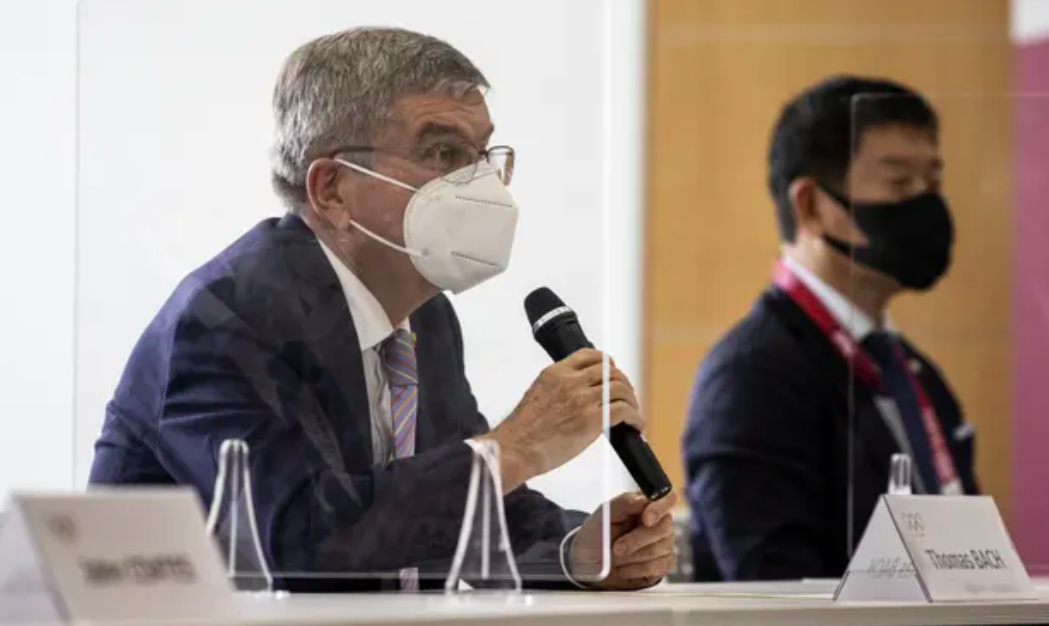 Chu tich Uy ban Olympic Quoc te goi nguoi Nhat Ban la nguoi Trung Quoc hinh anh