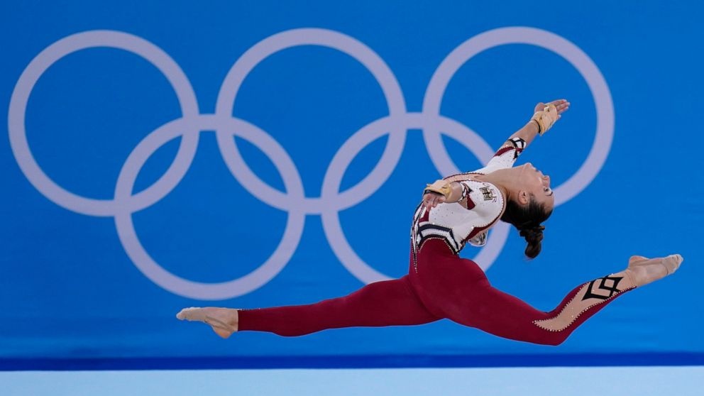 Met moi vi bi 'tinh duc hoa', VDV Olympic mac trang phuc thi dau kin hinh anh