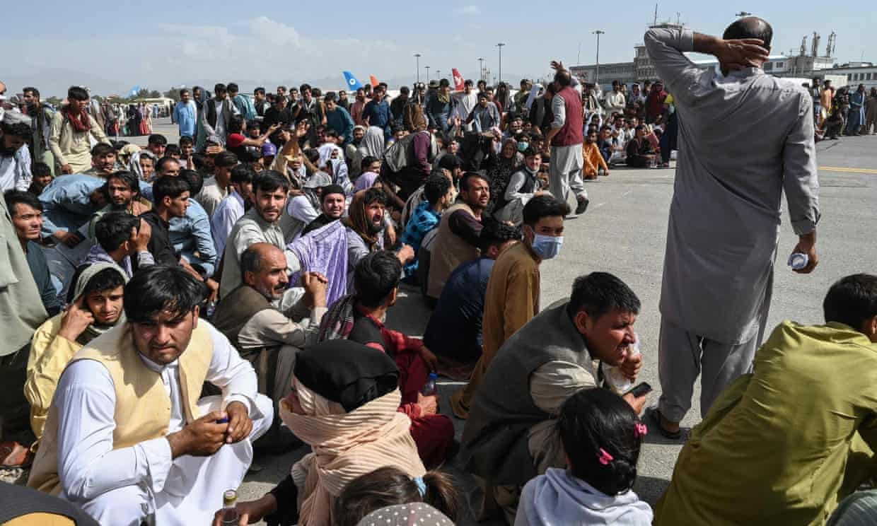 Hang tram binh si Afghanistan toi Uzbekistan voi 22 may bay quan su hinh anh