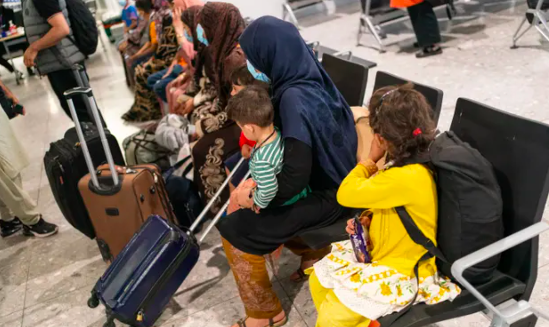 Nguoi ti nan Afghanistan chan tran den Anh hinh anh