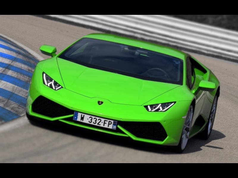 Lamborghini tang sieu xe Huracan cho tay dua Moto GP anh 2