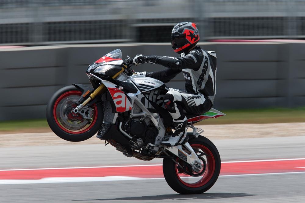 Aprilia Tuono V4 1100 Factory 2019 anh 6