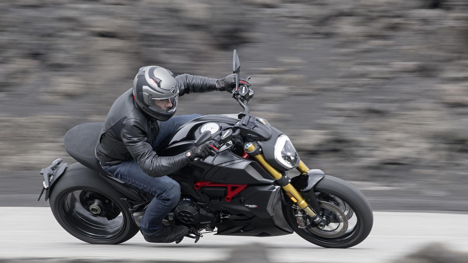Diem noi bat tren Ducati Diavel 1260S anh 7