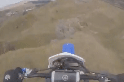 Dieu khien xe may offroad thieu quan sat, thanh nien nga xuong vach da hinh anh