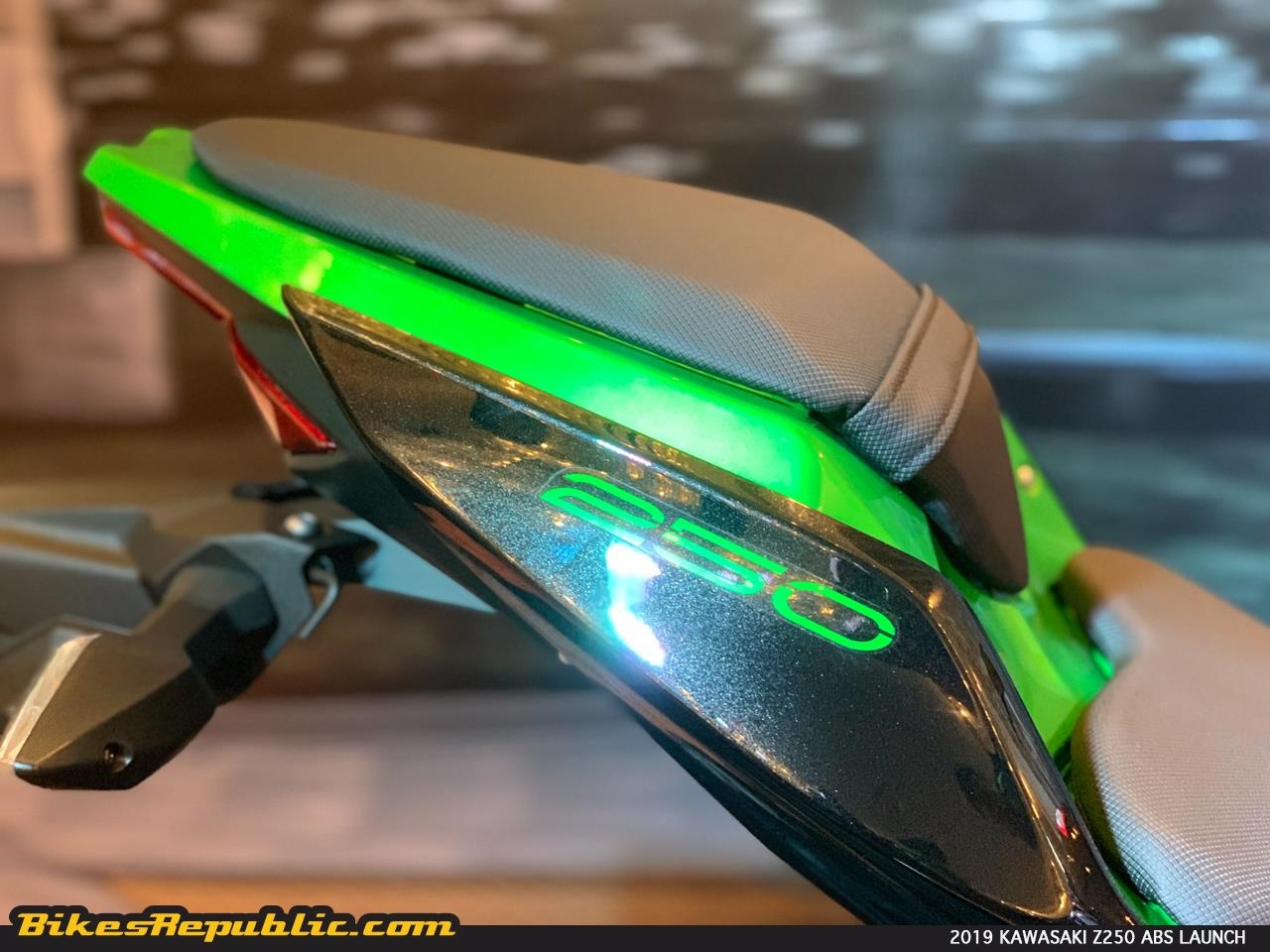 Kawasaki ra mat Z250 ABS va Z400 SE ABS anh 3