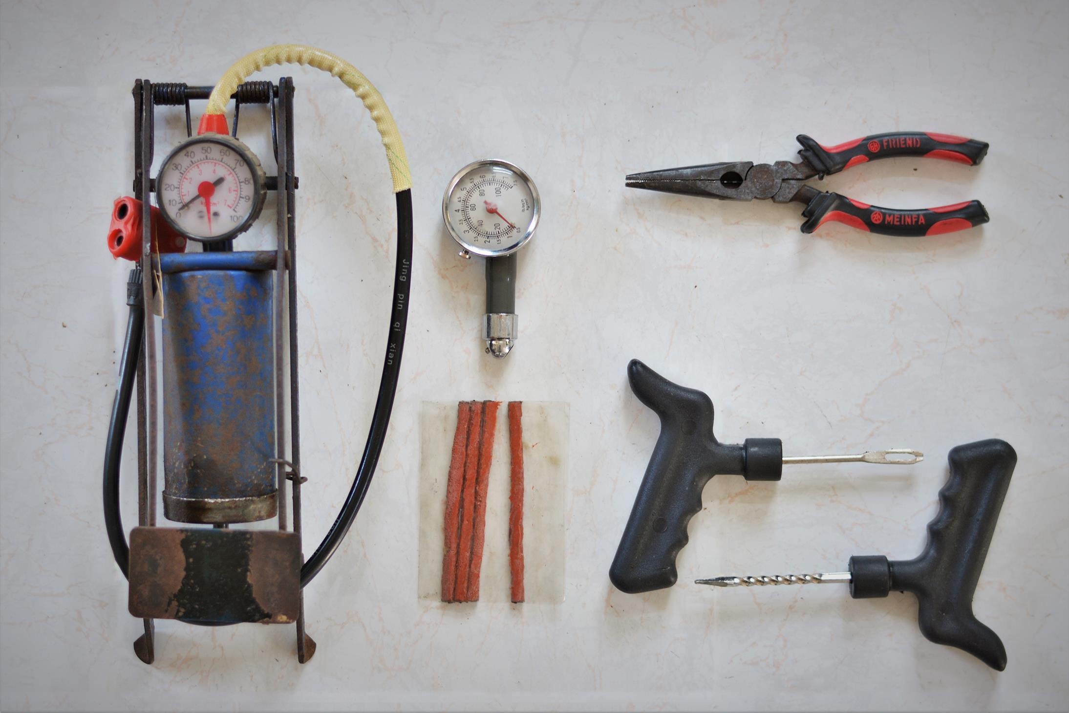 Cac buoc xu li khi xe xi lop giua duong anh 2