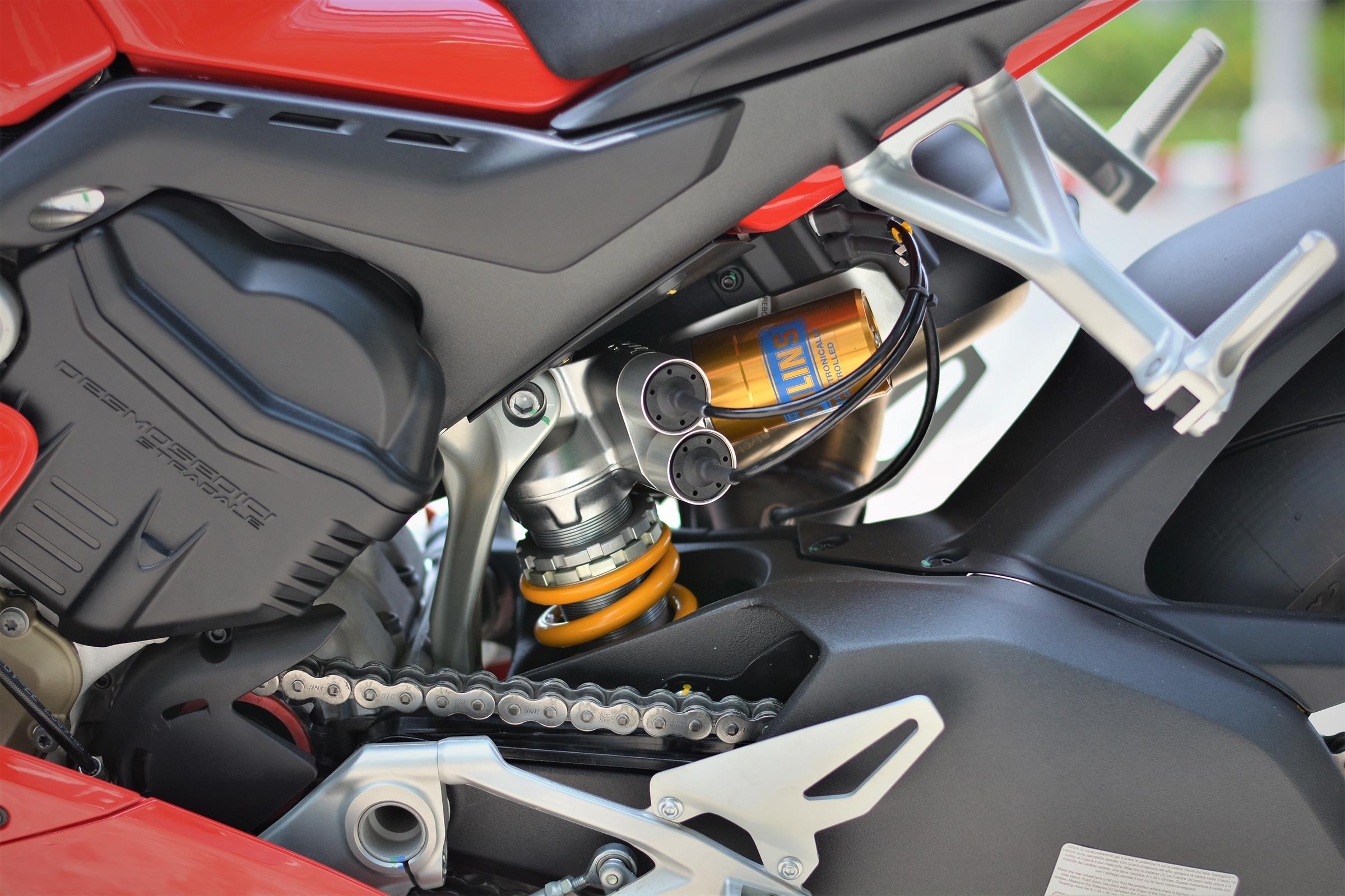 Ducati V4S cua dan choi mien Tay anh 7