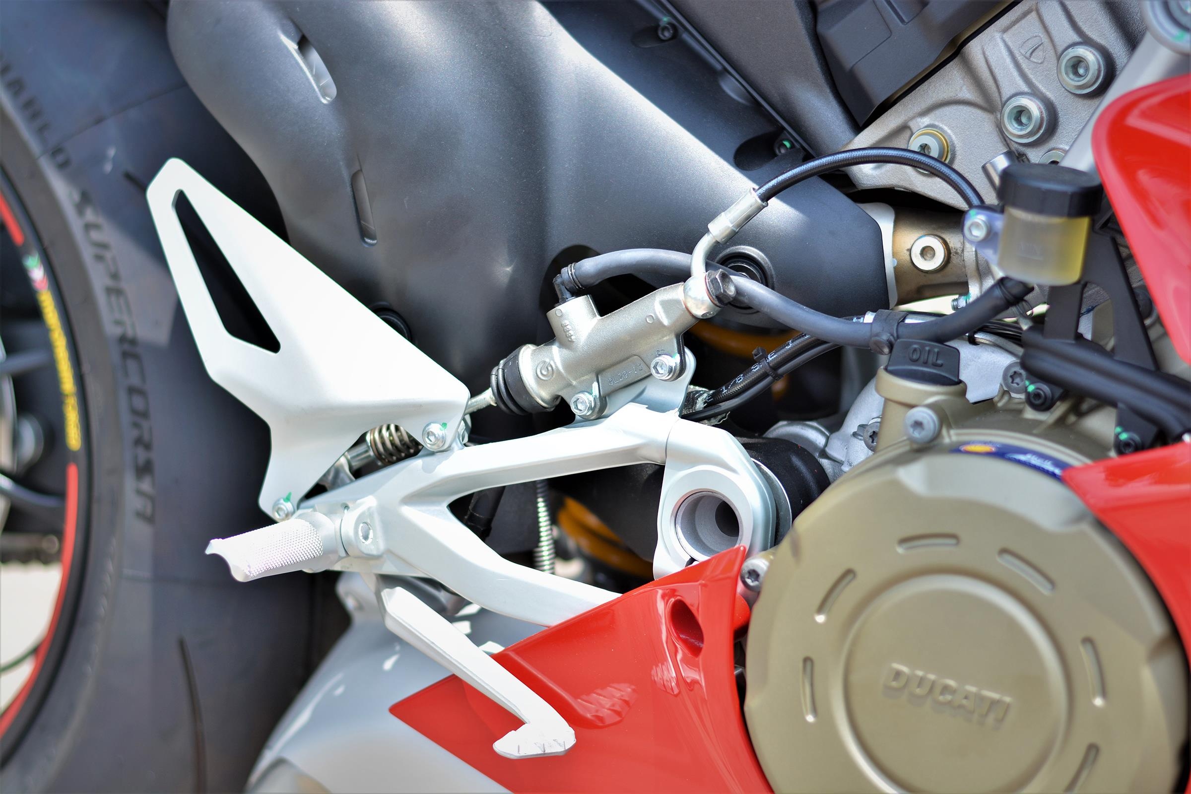 Ducati V4S cua dan choi mien Tay anh 10