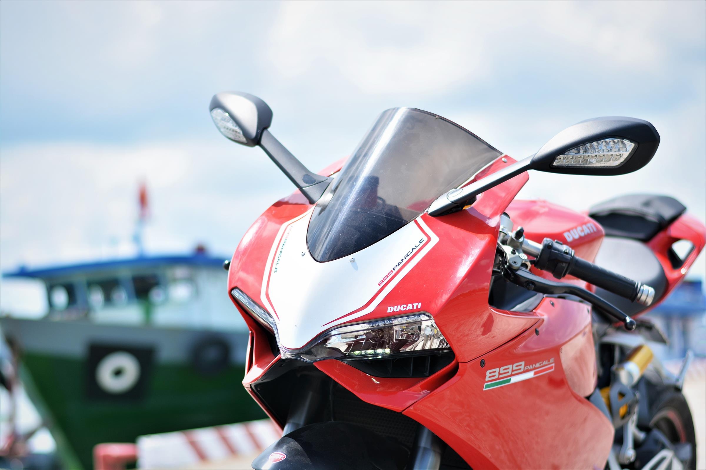 Ducati 899 Panigale sau 4 nam su dung anh 1