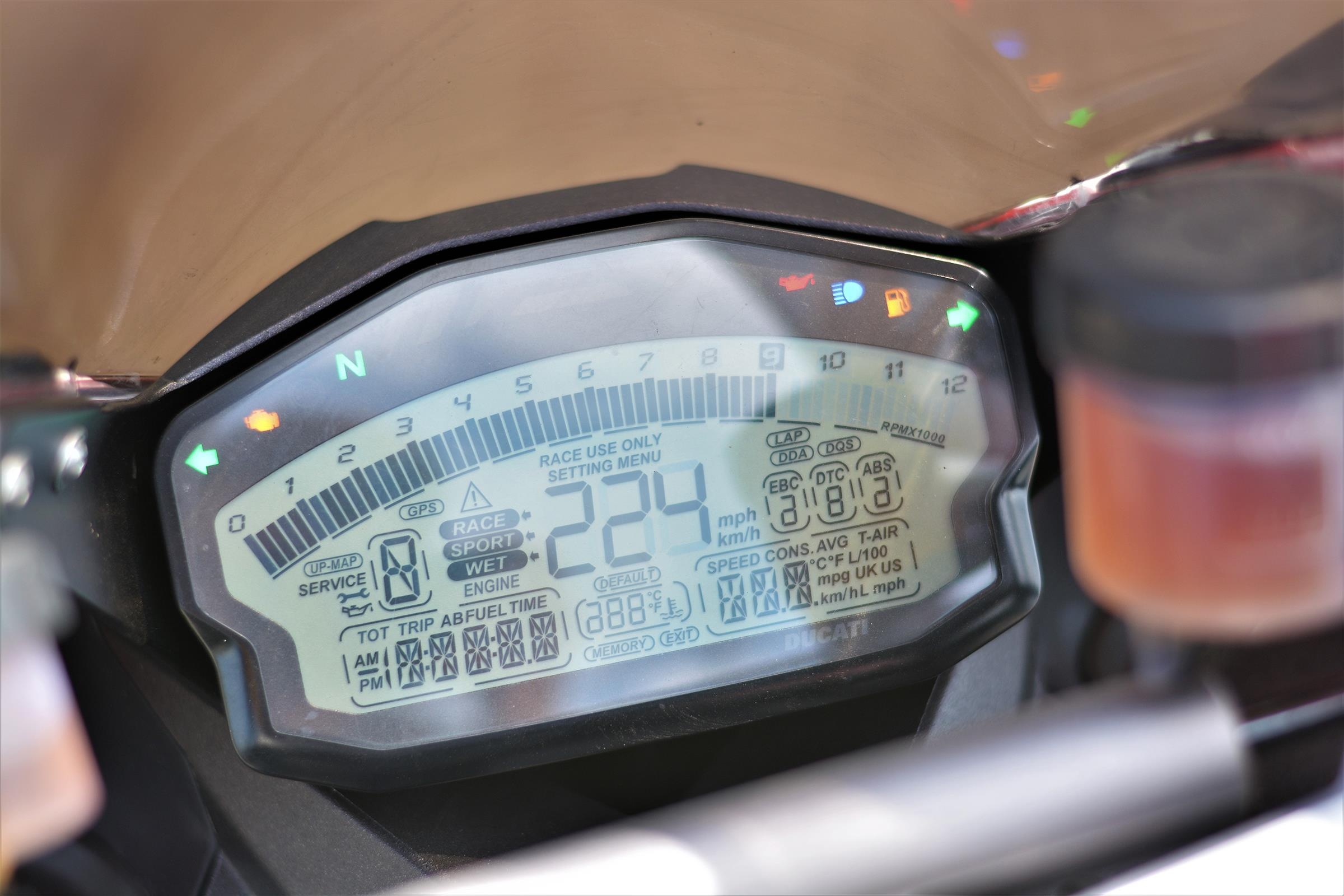 Ducati 899 Panigale sau 4 nam su dung anh 3