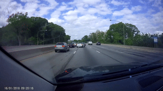 Tai xe chuyen lan bat ngo tren cao toc gay tai nan hinh anh