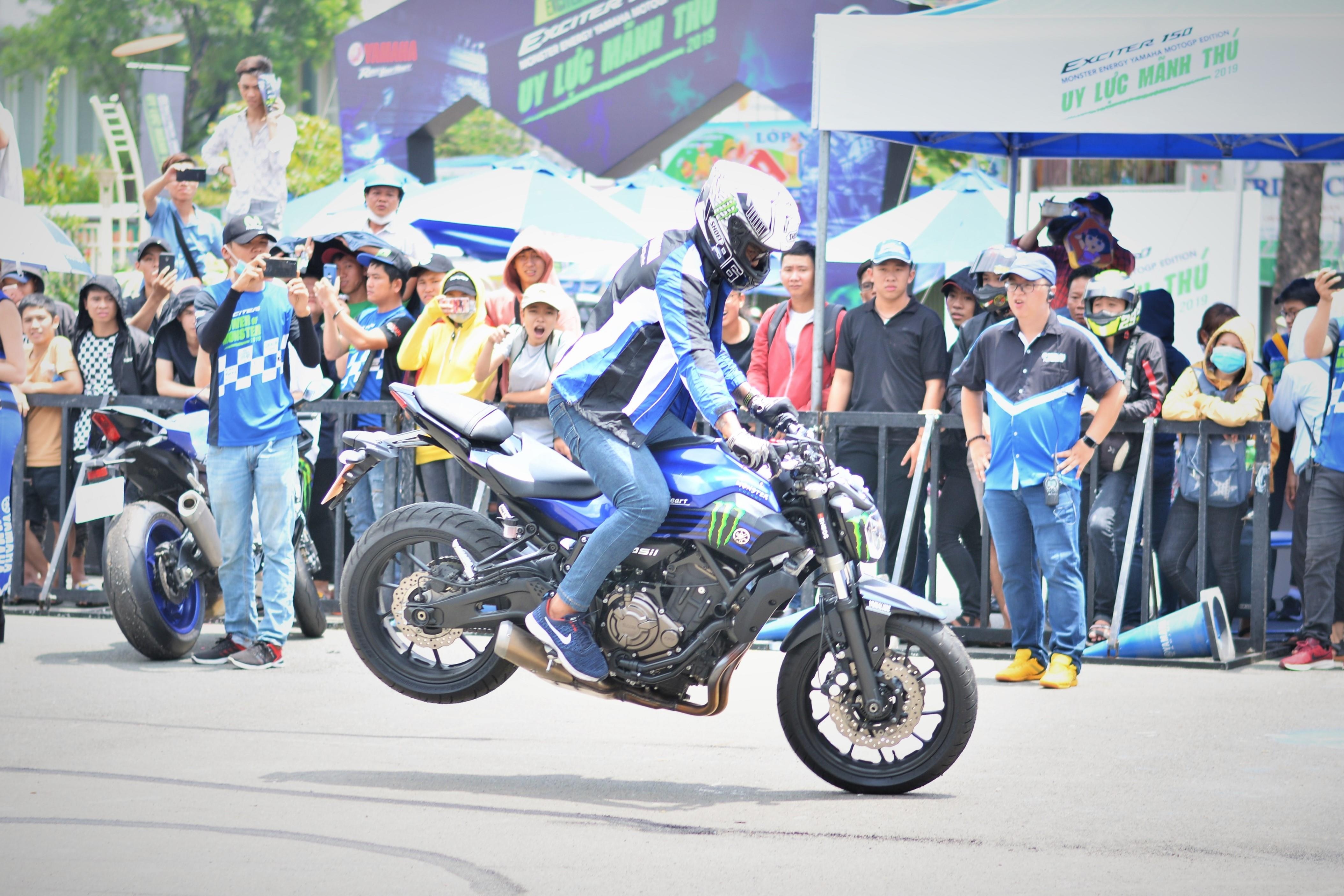 Bieu dien stunt tai VN anh 4