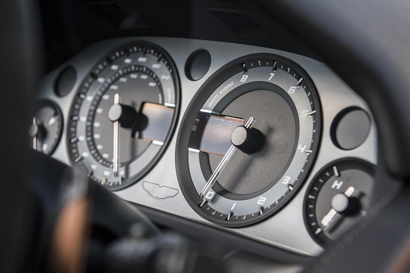 10 xe co dong ho hien thi la nhat anh 3