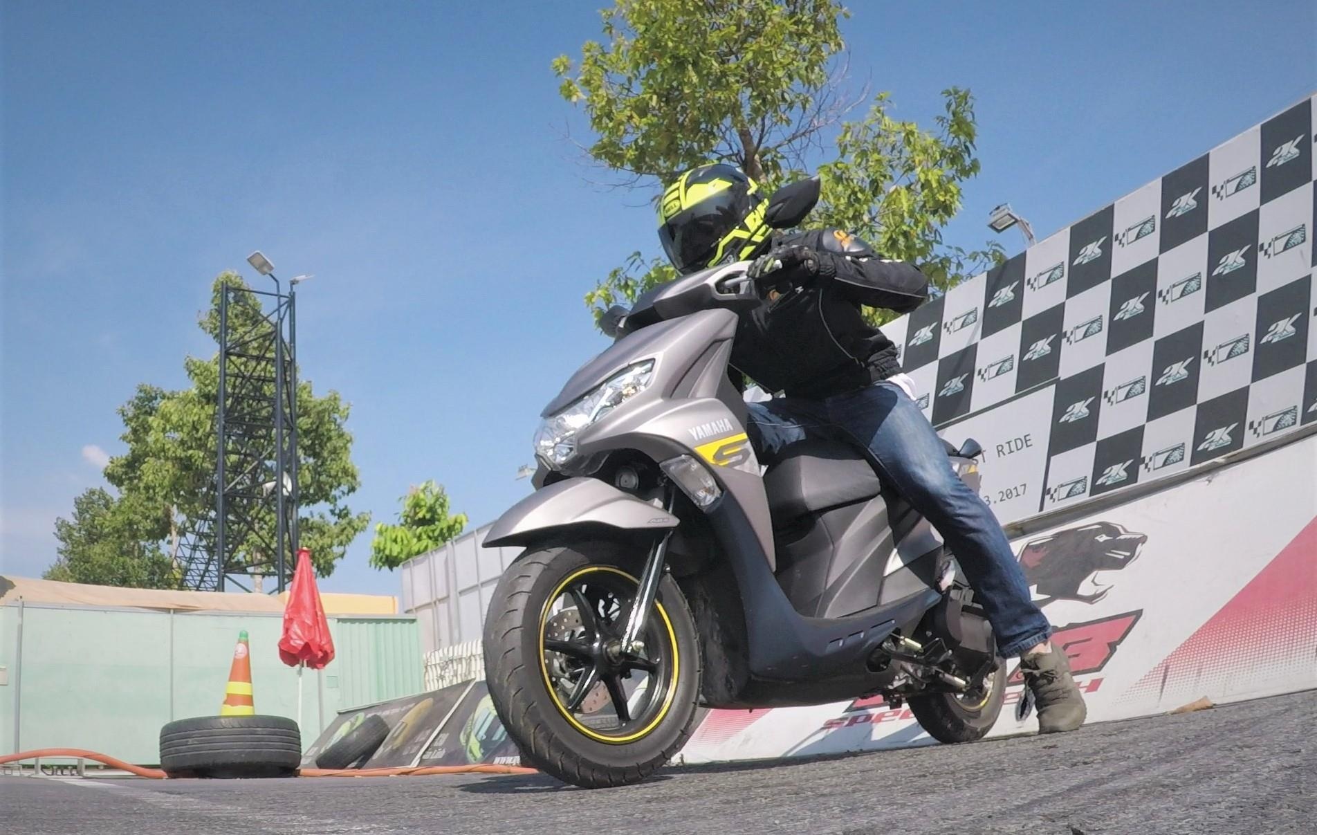 Kha nang tang toc cua Yamaha FreeGo tren duong dua hinh anh
