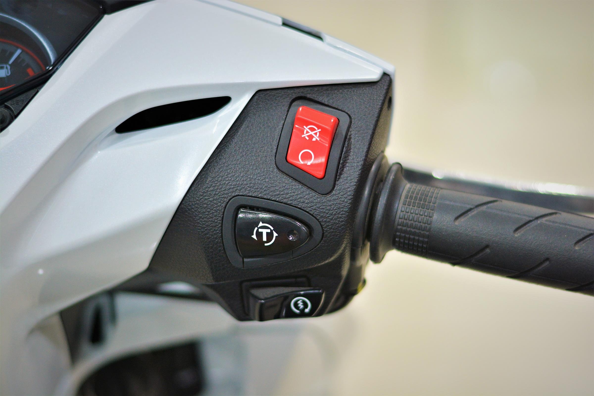 SH 300i cap ben dai ly anh 6