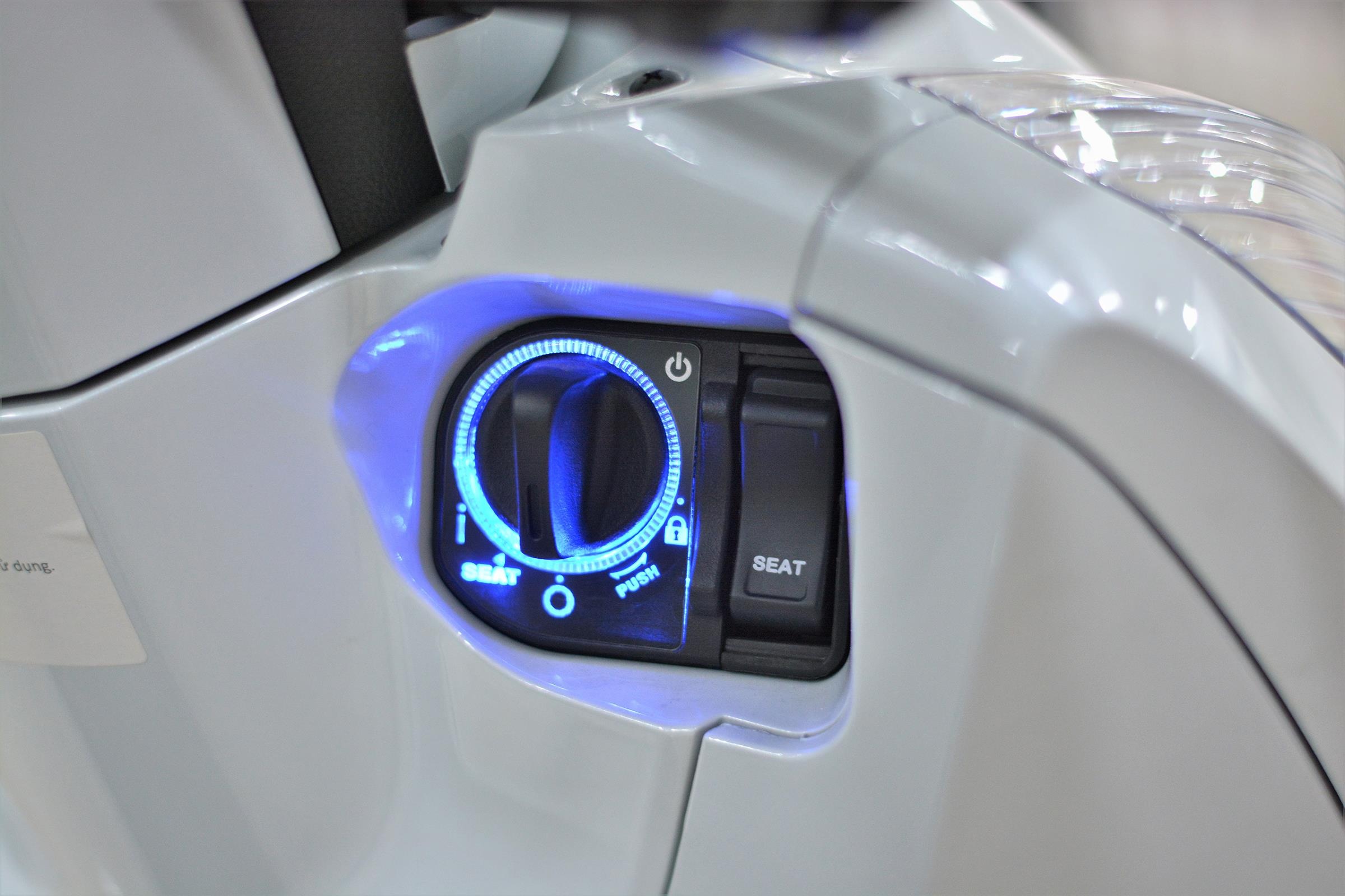 SH 300i cap ben dai ly anh 7