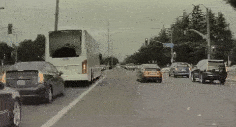 Toyota Prius vuot den do gay tai nan lien hoan hinh anh