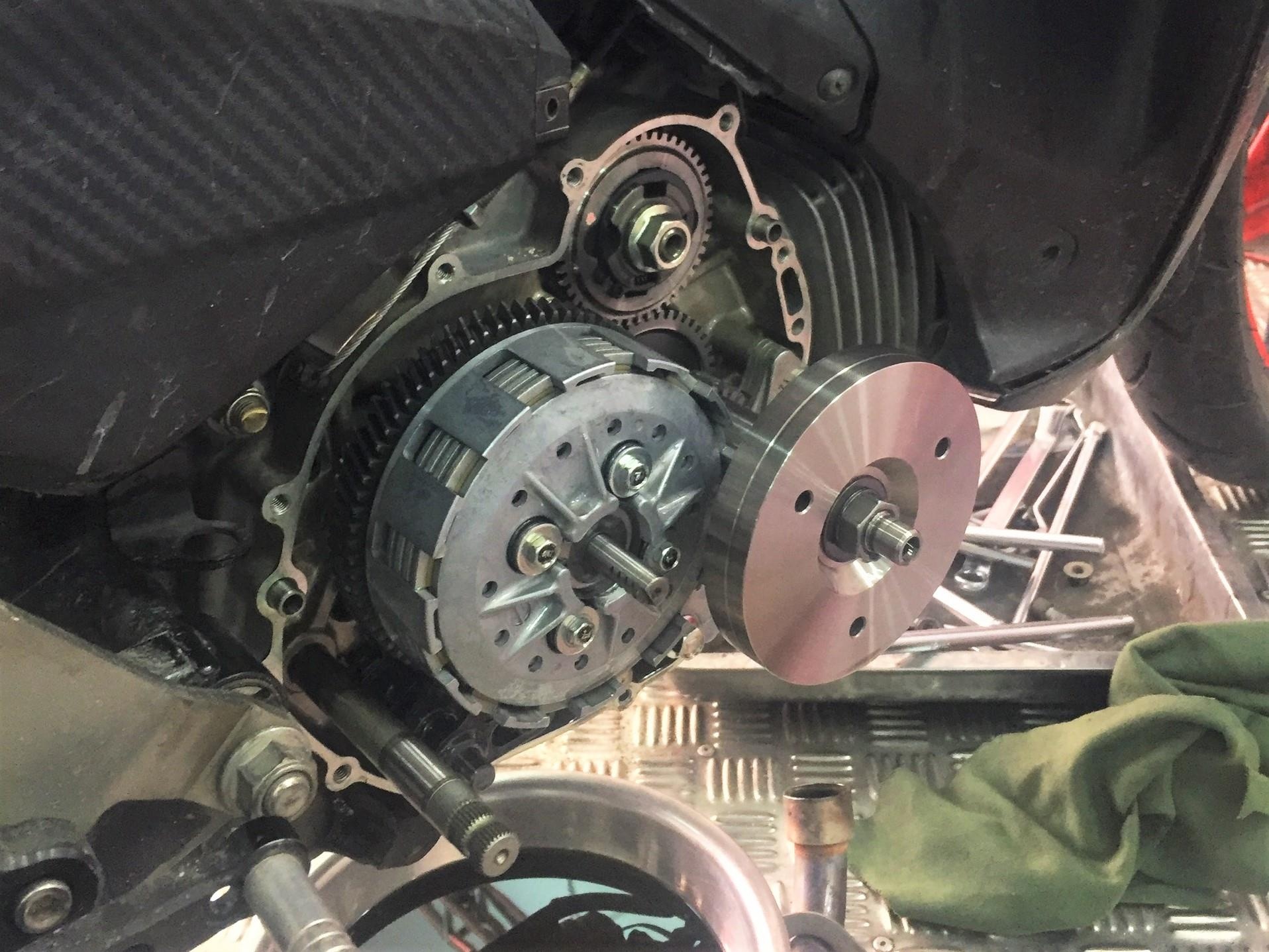 Nhung chieu tro 'moc tui' khach cua tho sua xe hinh anh