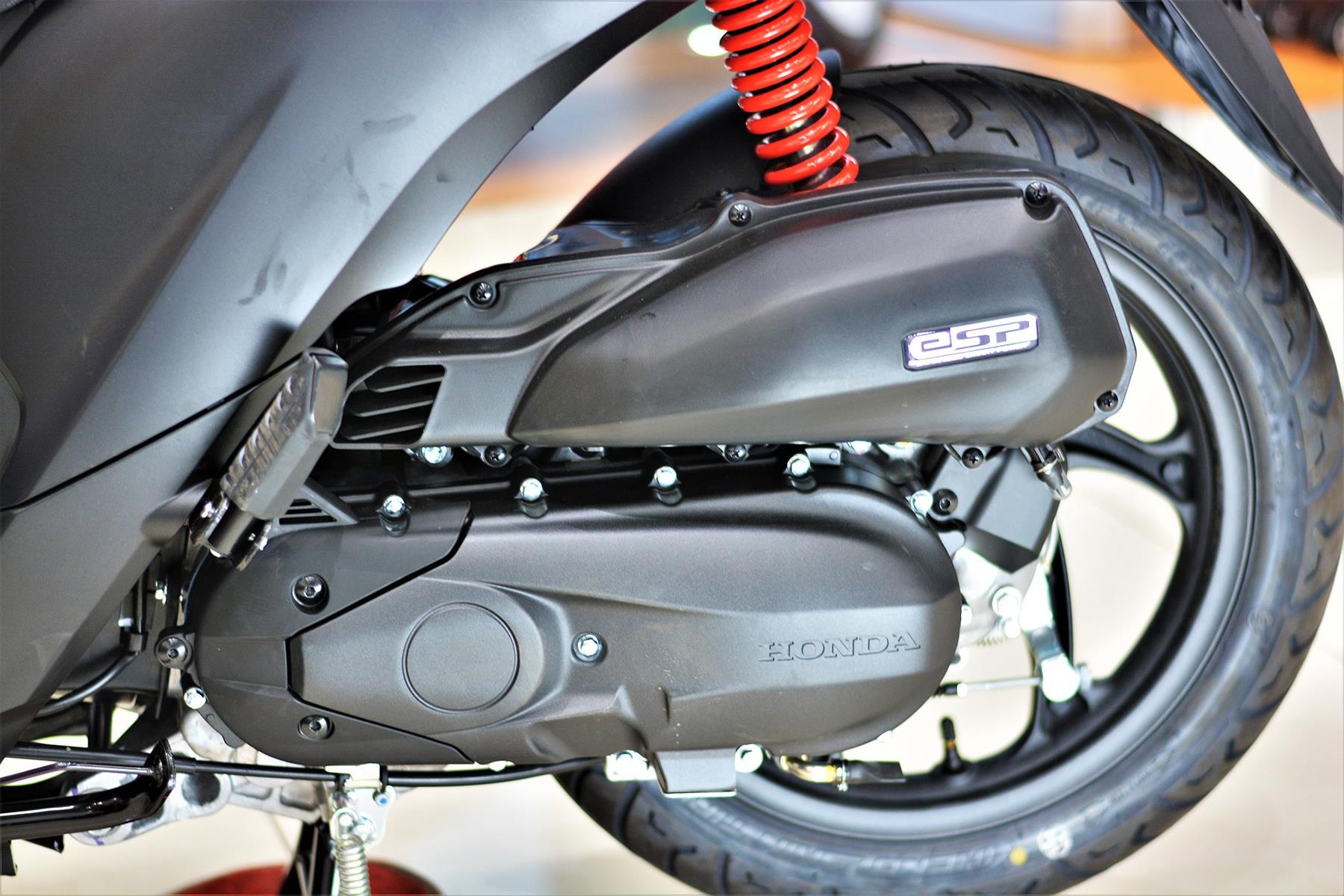 Honda Vision hay Yamaha Janus anh 5