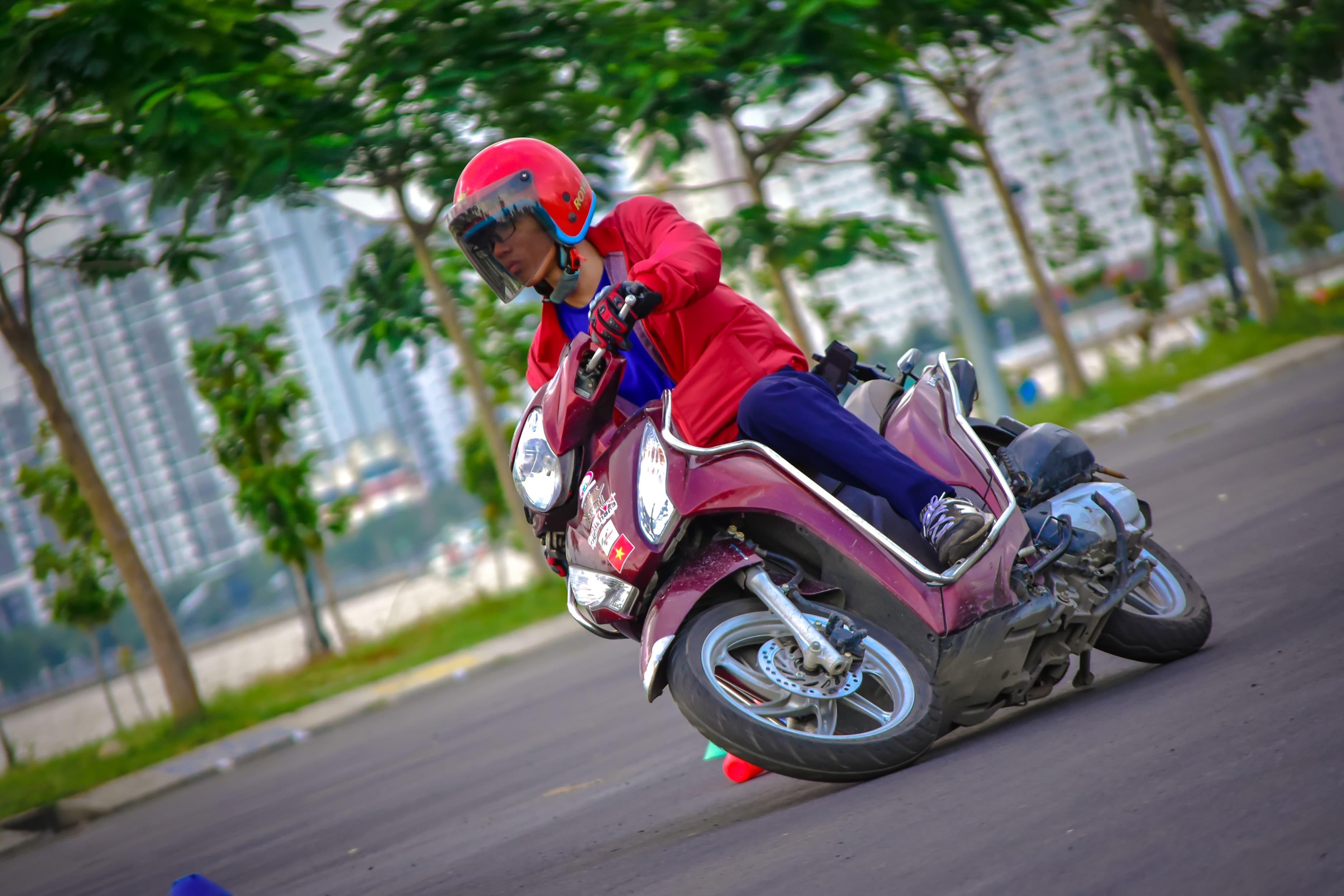 Honda Vision hay Yamaha Janus anh 7