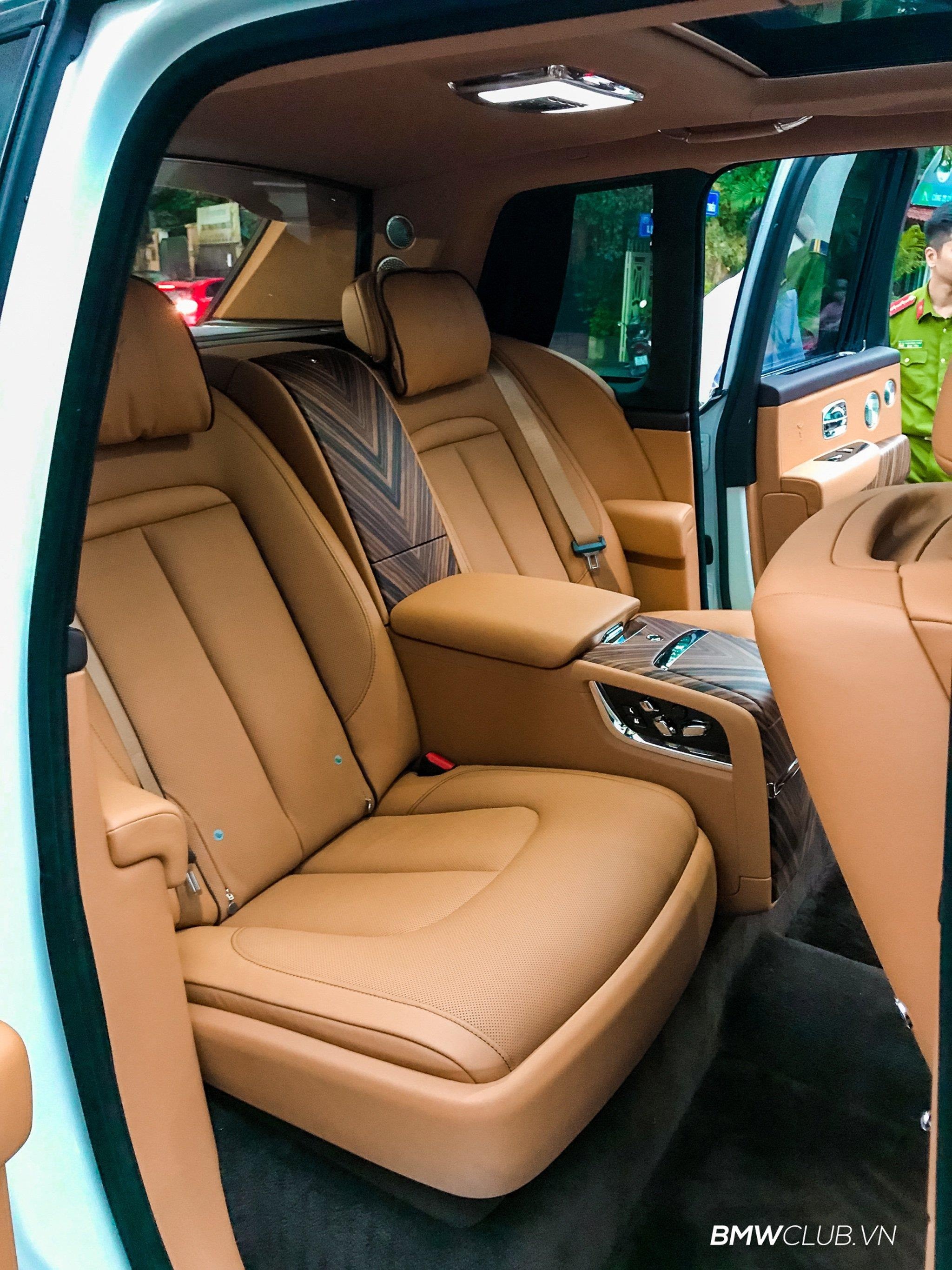 Rolls-Royce Cullinan dau tien tai VN anh 10