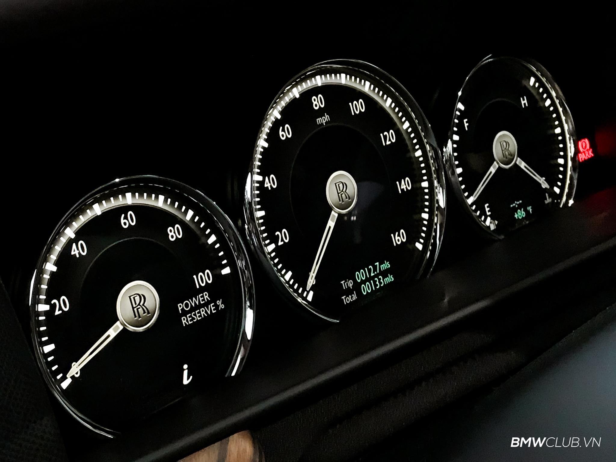 Rolls-Royce Cullinan dau tien tai VN anh 13