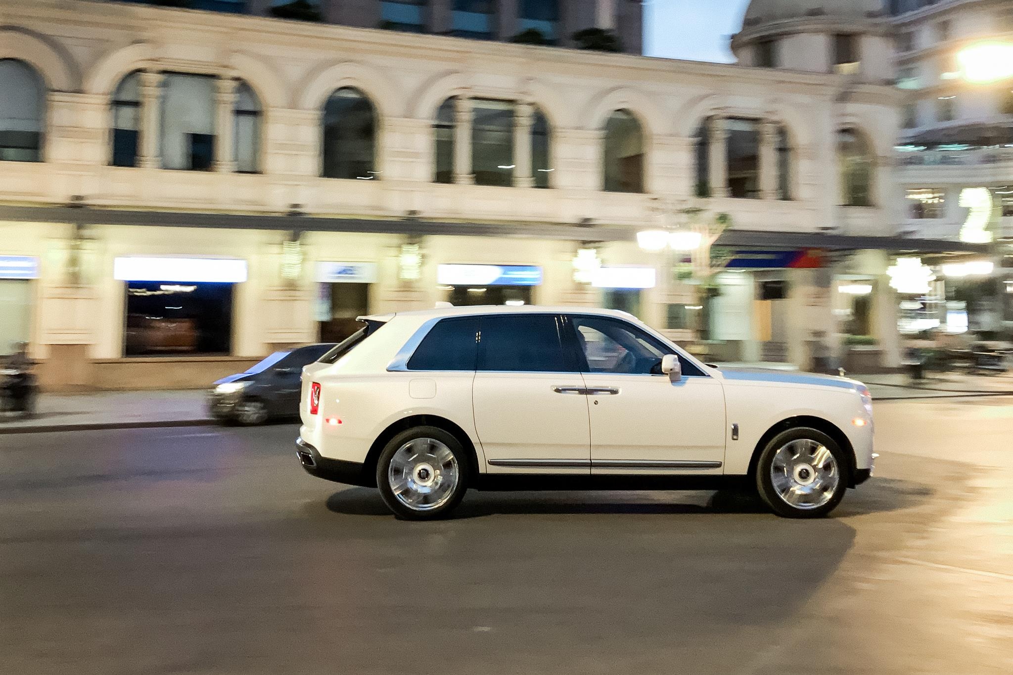 Rolls-Royce Cullinan dau tien tai VN anh 6