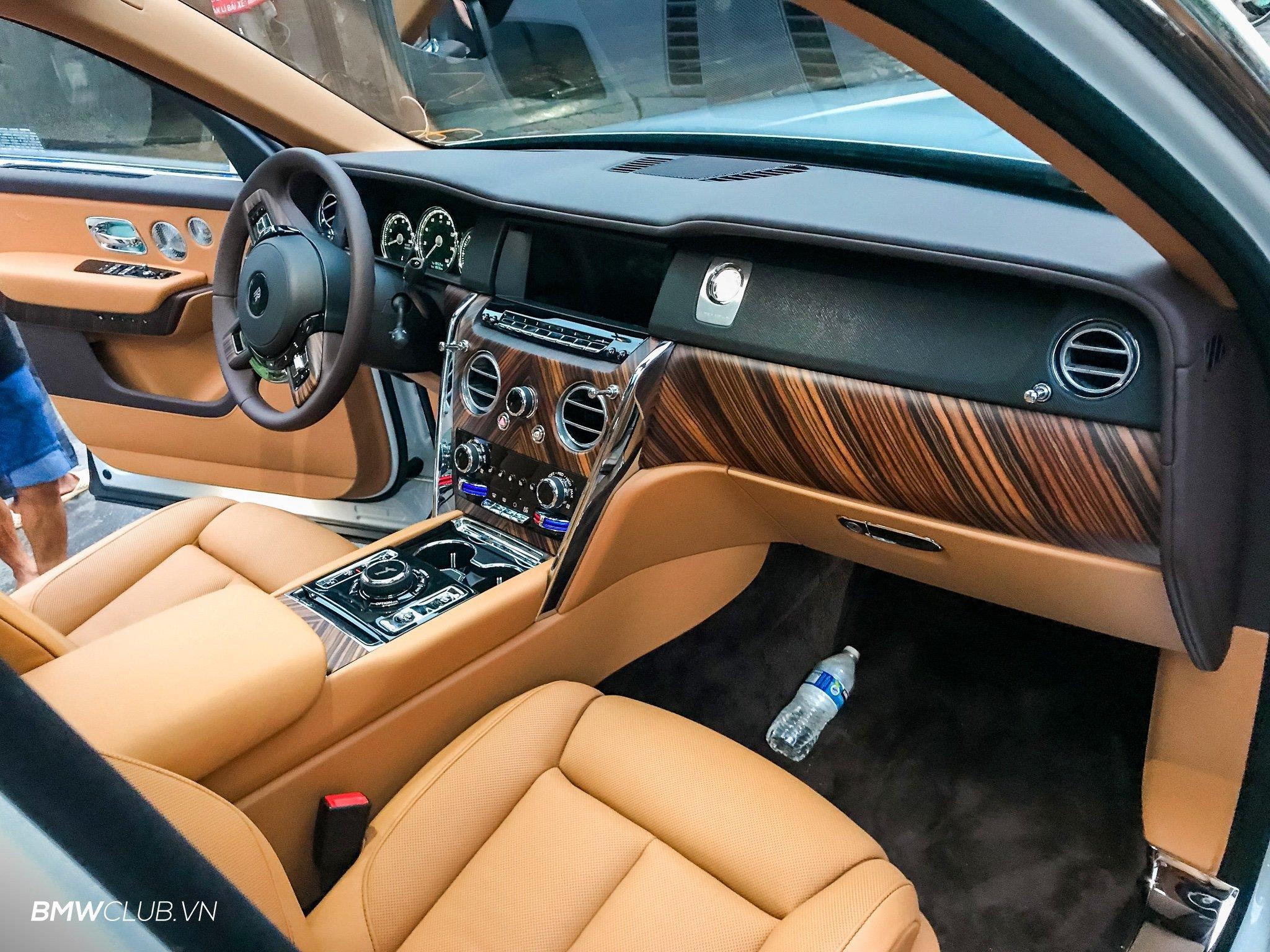 Rolls-Royce Cullinan dau tien tai VN anh 7