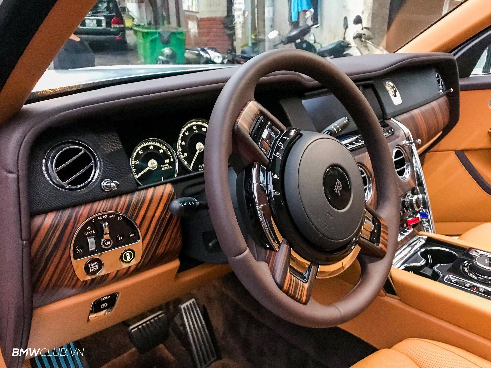 Rolls-Royce Cullinan dau tien tai VN anh 8