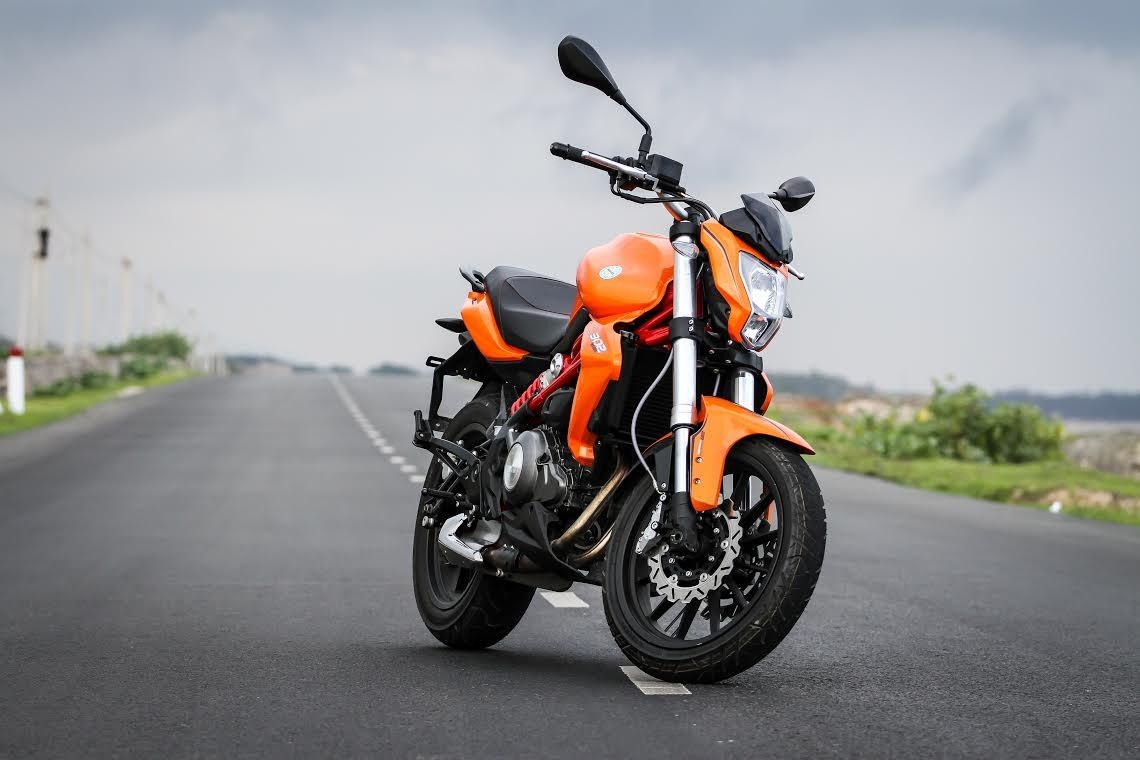 Nhung lua chon moto duoi 400 cc tam gia 150 trieu dong tai VN hinh anh