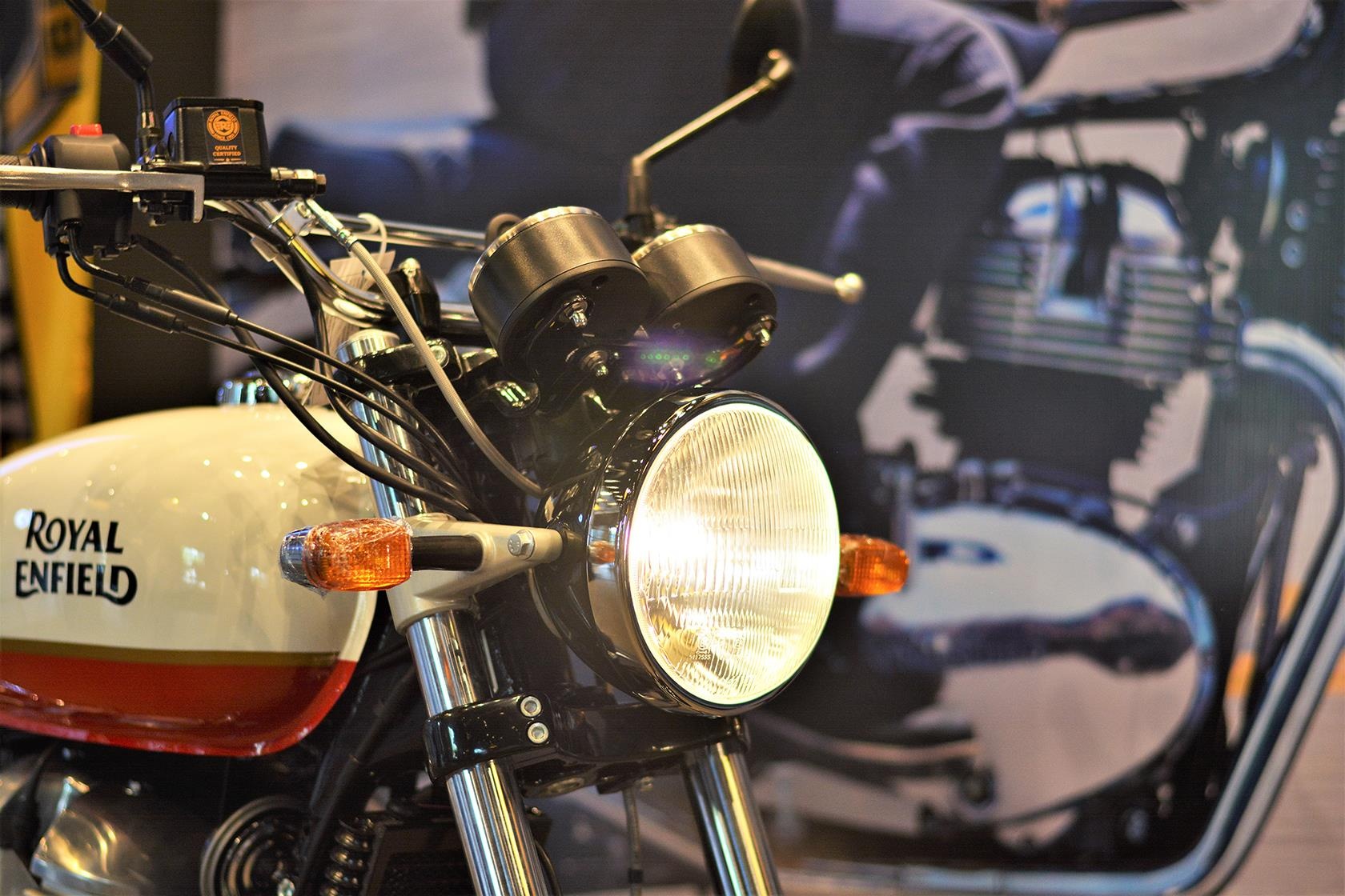 Royal Enfield 650 Twin anh 4