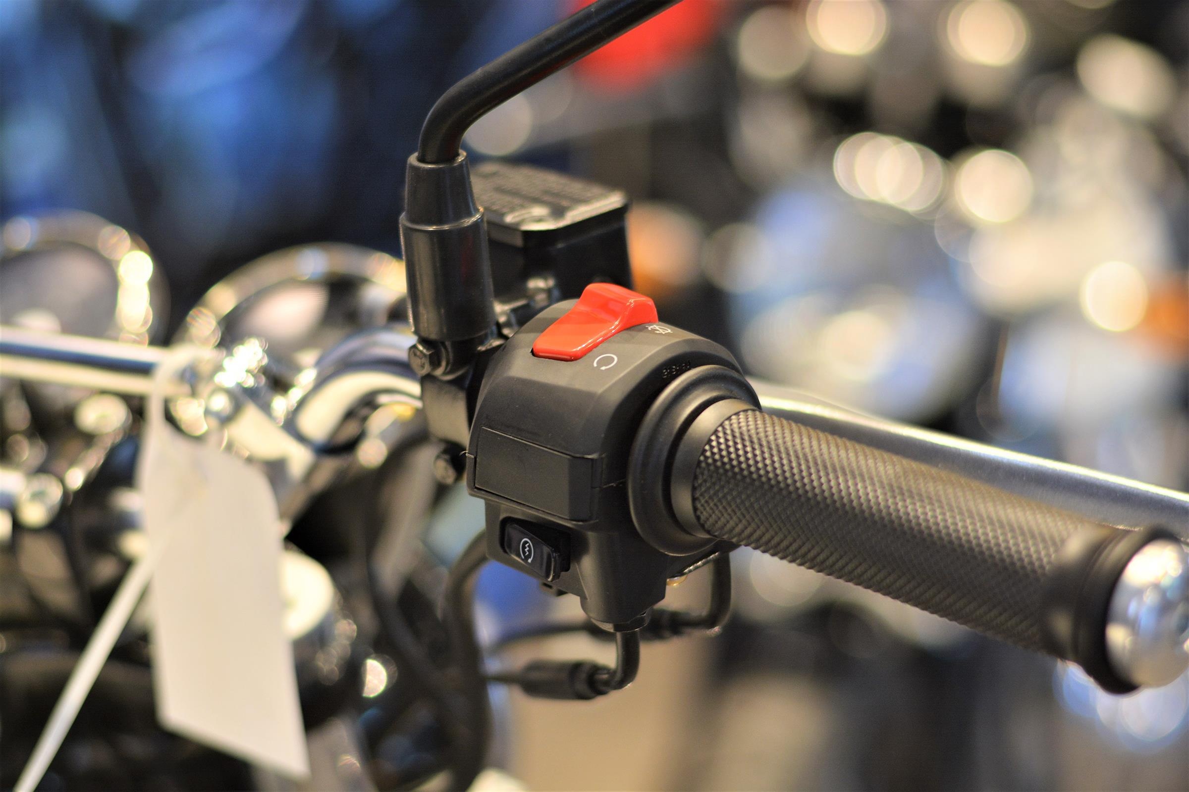 Royal Enfield 650 Twin anh 9