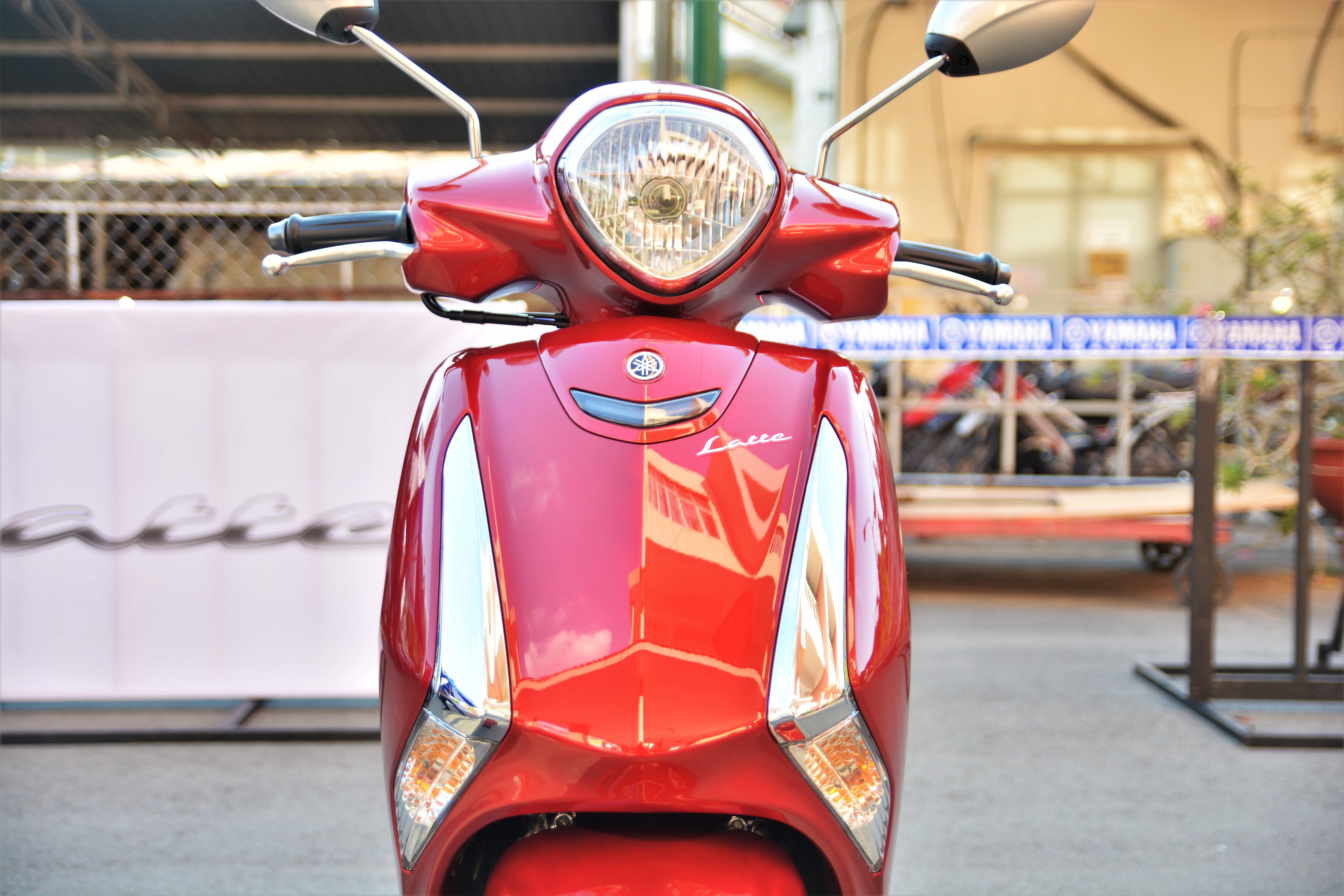 Yamaha Latte voi Honda Vision anh 4