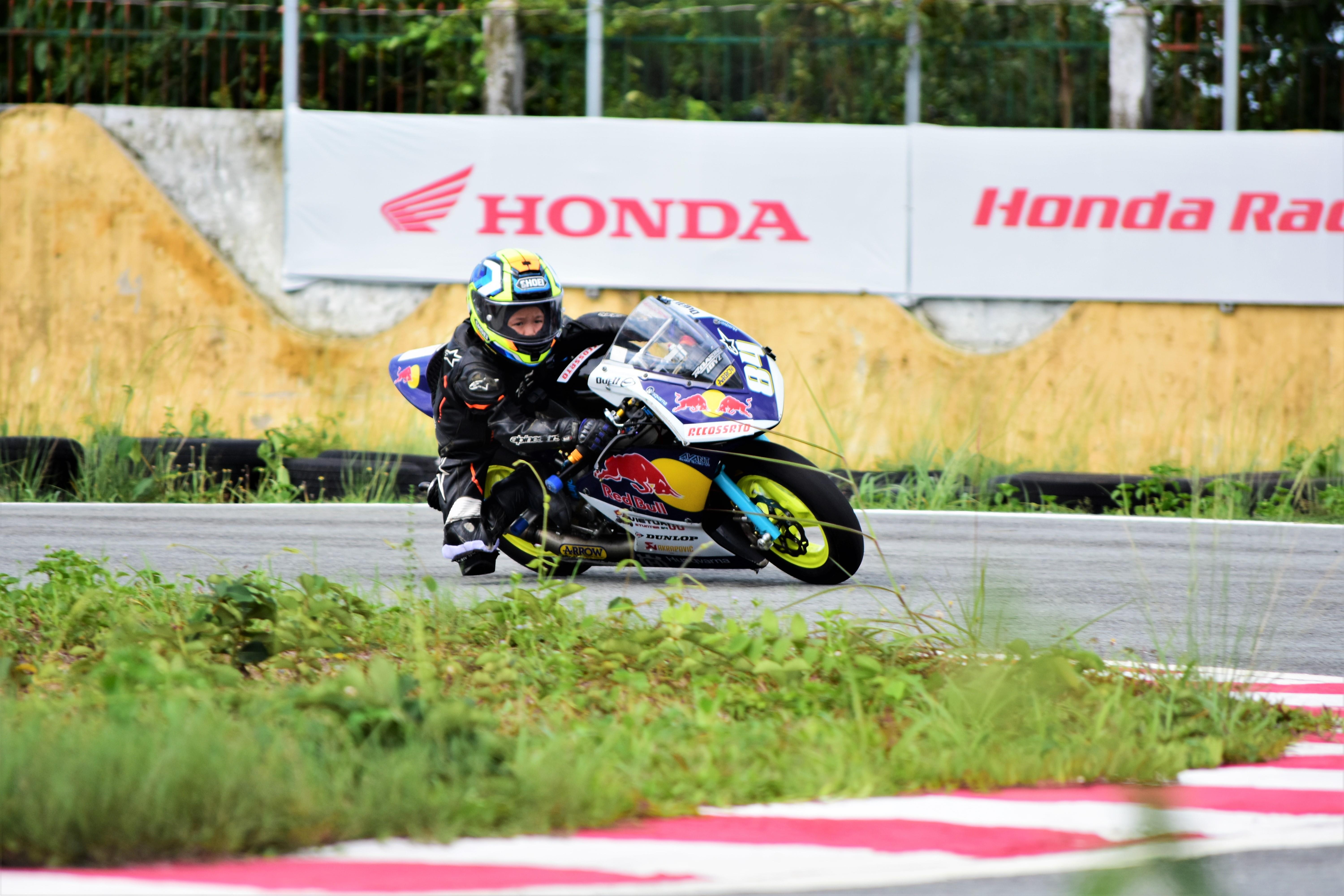 Hanh trinh den Moto GP cua 2 cau be 6 tuoi anh 12