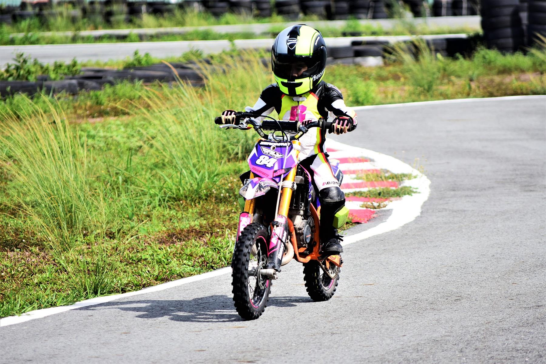 Hanh trinh den Moto GP cua 2 cau be 6 tuoi anh 15