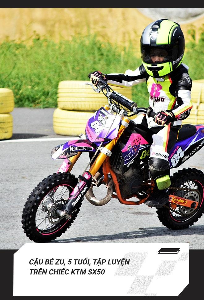 Hành trình đến Moto GP của 2 cậu bé 6 tuổi ảnh 6 Hanh trinh den Moto GP cua 2 cau be 6 tuoi anh 6