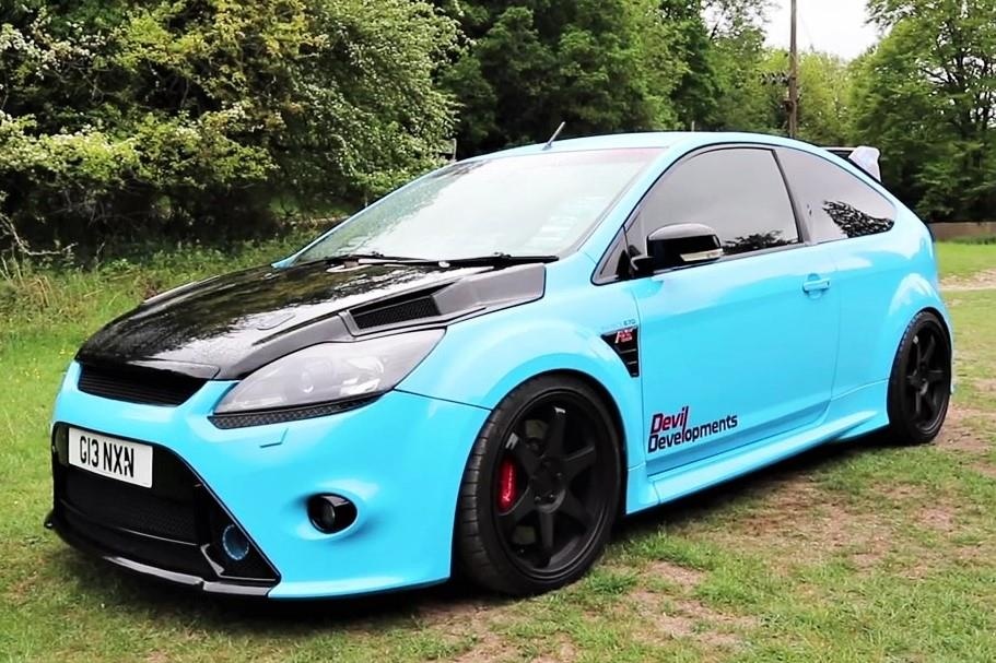 Ford Focus RS do cong suat gap 3 lan xe nguyen ban hon 900 ma luc hinh anh