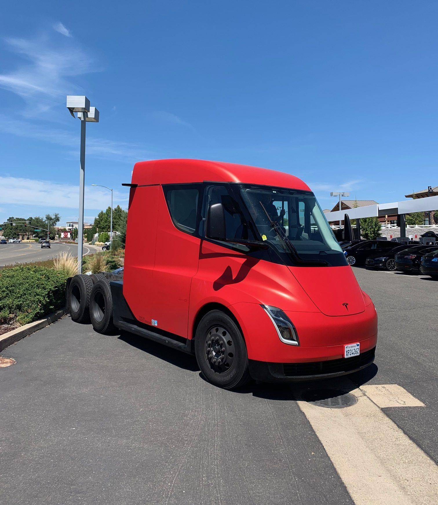 Xe đầu kéo Tesla ảnh 1 Xe dau keo Tesla anh 1