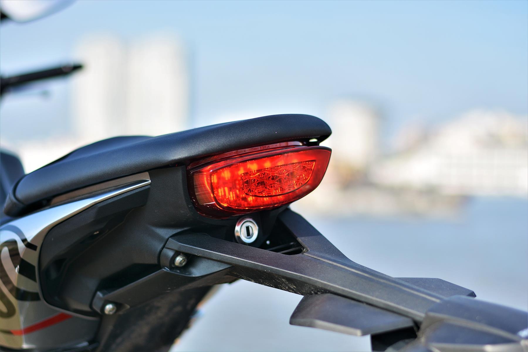 Honda CB150R Exmotion ảnh 10 Honda CB150R Exmotion anh 10