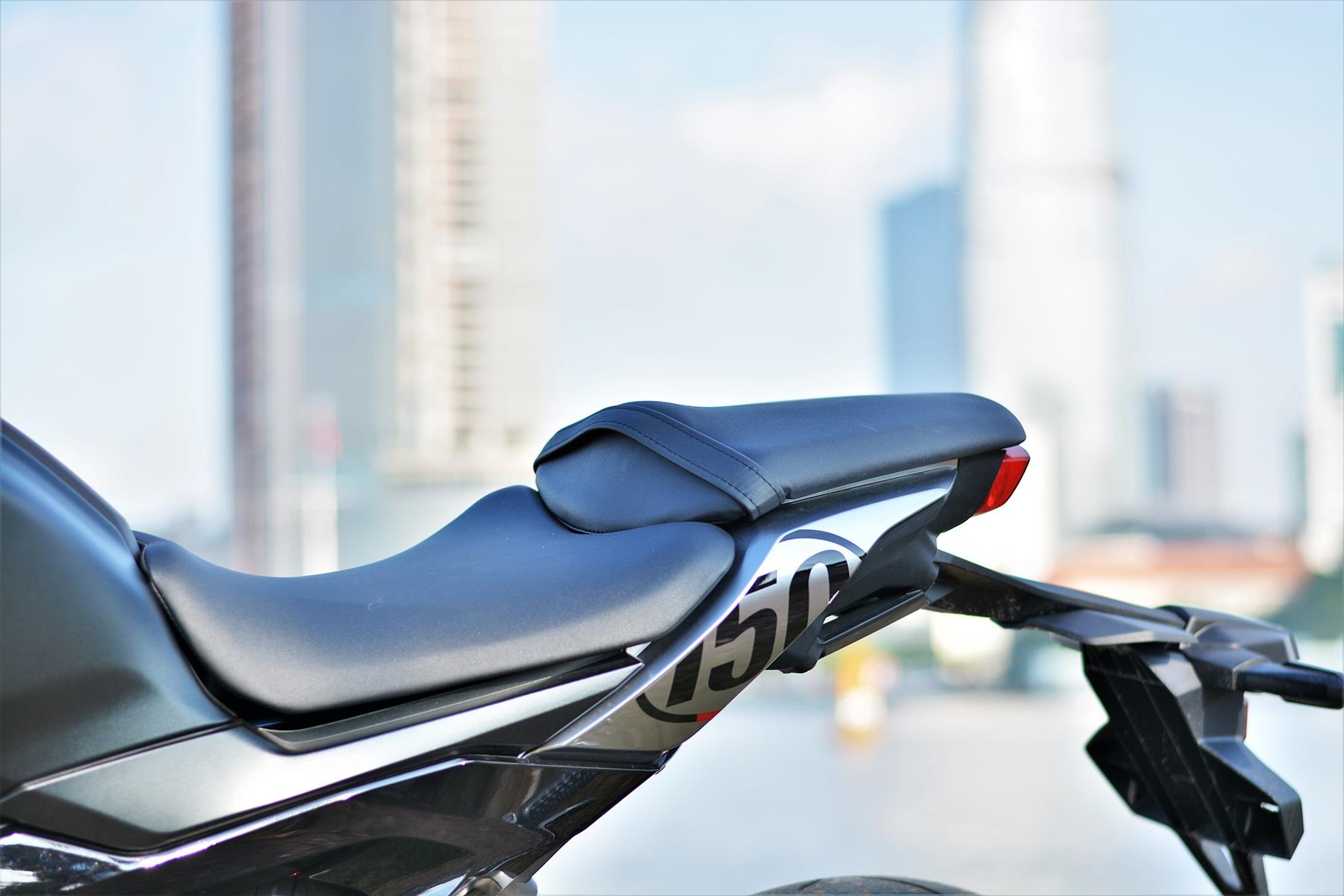 Honda CB150R Exmotion ảnh 7 Honda CB150R Exmotion anh 7