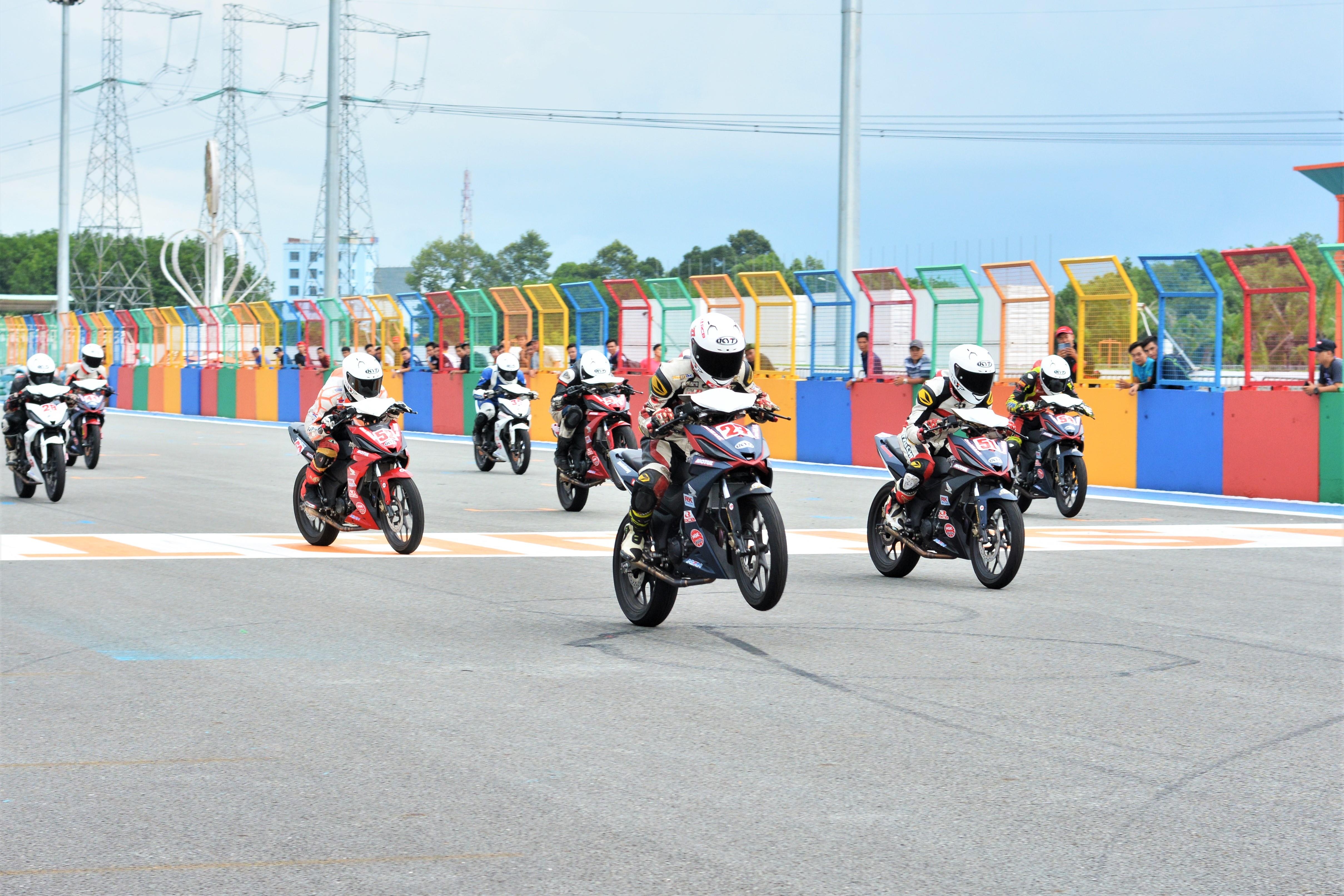 Vietnam Moto Racing 2019 anh 1