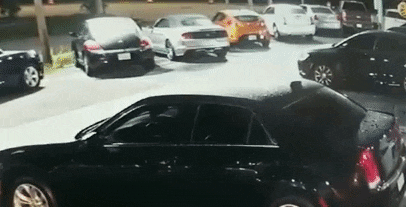 Thanh nien roi tu 'tren troi' xuong noc oto ma khong bi thuong hinh anh