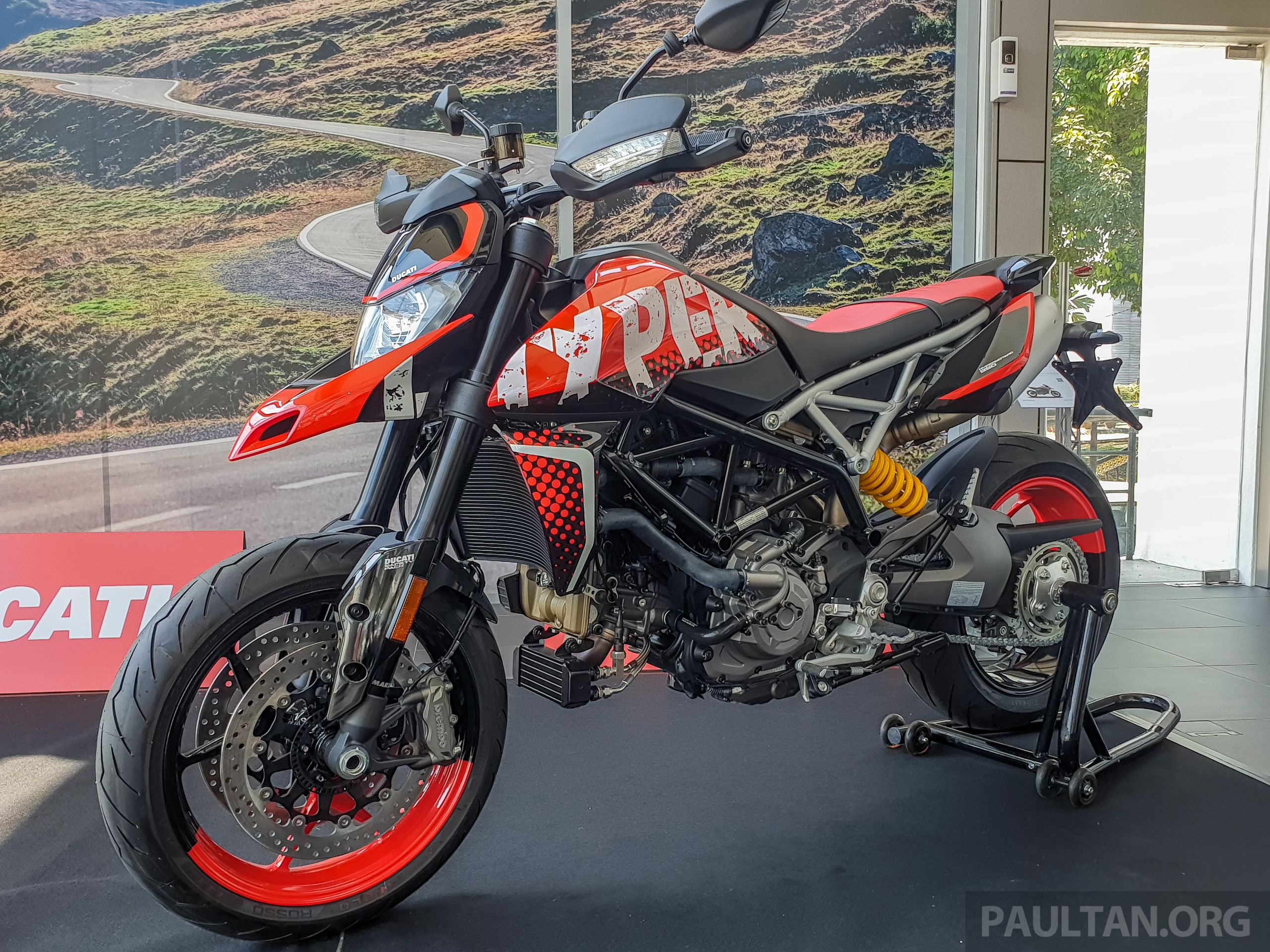 Ducati Hypermotard 950 RVE được ra mắt tại Malaysia ảnh 1 Ducati Hypermotard 950 RVE duoc ra mat tai Malaysia anh 1