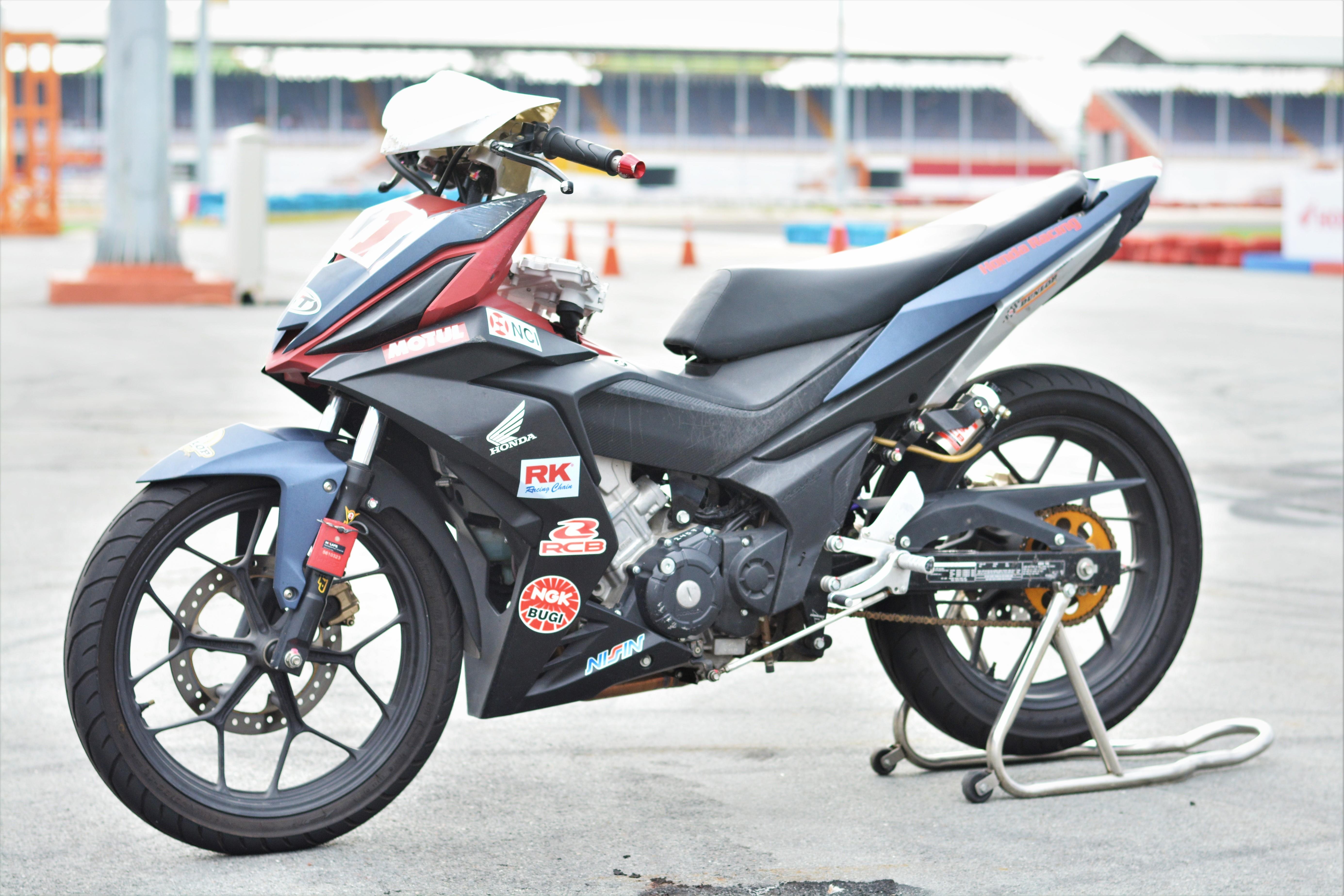 Honda Winner phien ban xe dua co gi dac biet? hinh anh
