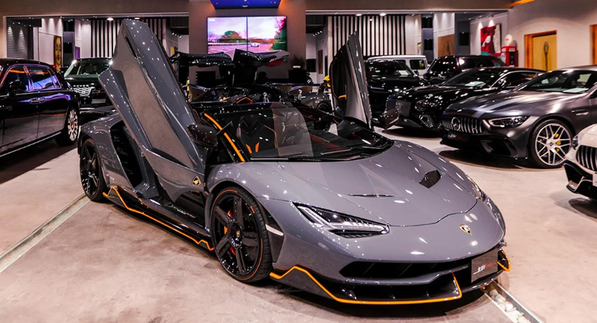 Lamborghini Centenario Roadster rao ban gia 4 trieu USD anh 1
