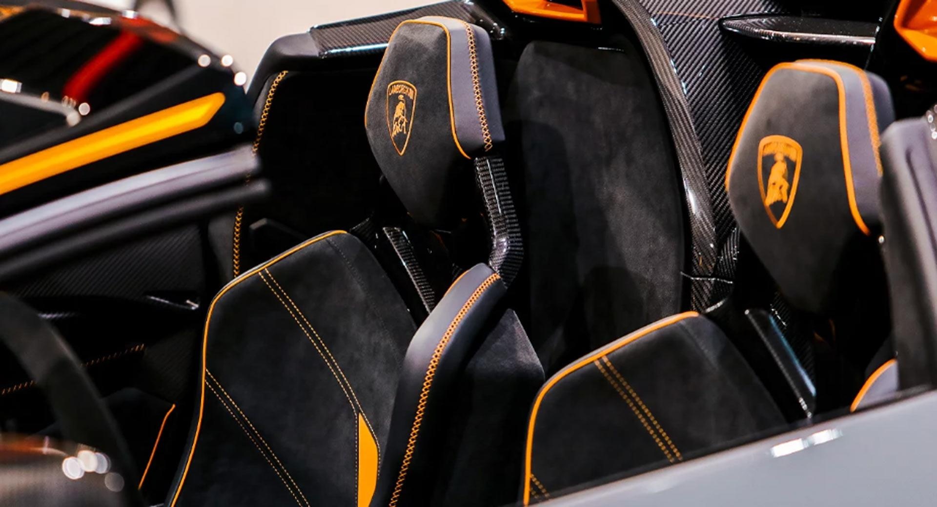 Lamborghini Centenario Roadster rao ban gia 4 trieu USD anh 2