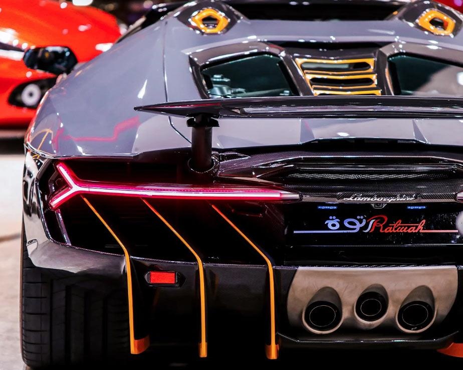 Lamborghini Centenario Roadster rao ban gia 4 trieu USD anh 4