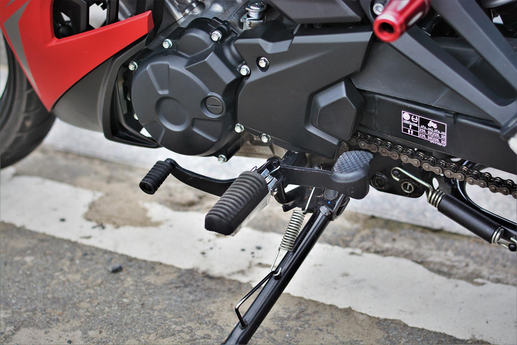 So sanh Exciter 150 va MX King anh 10