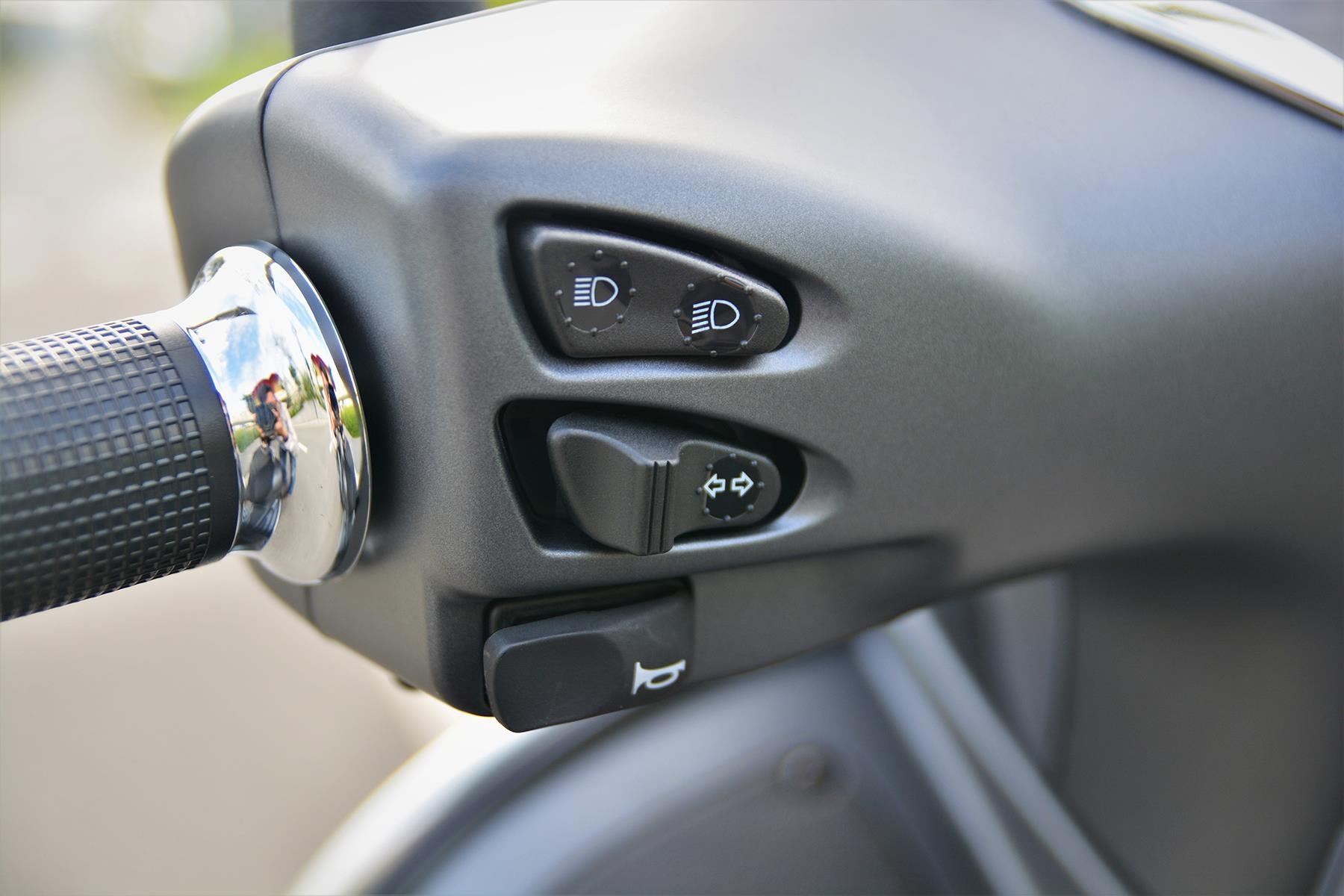 Chi tiet Vespa GTS Super 150 anh 4