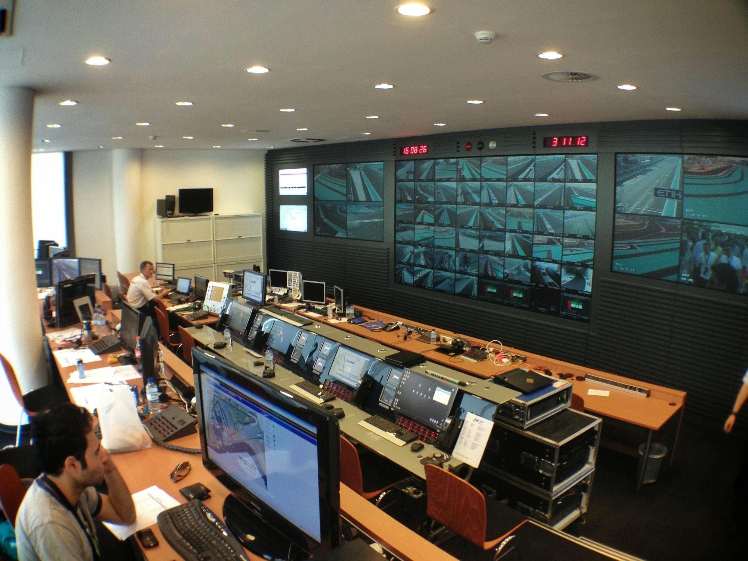 Can bao nhieu nguoi de dieu hanh giai dua F1 tai VN? anh 2